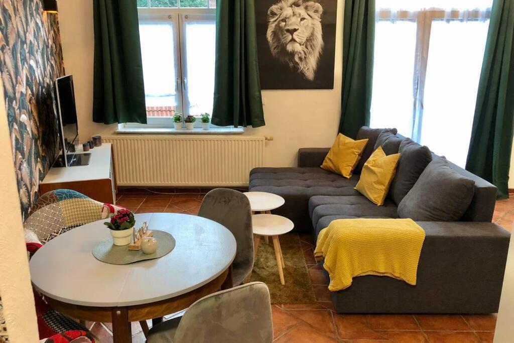 Apartment Zum Goldenen Lowen Inkl. Parkplatz & Wlan Erfurt Exterior photo